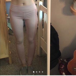 Super cute and comfy nude/pink athletic leggings!